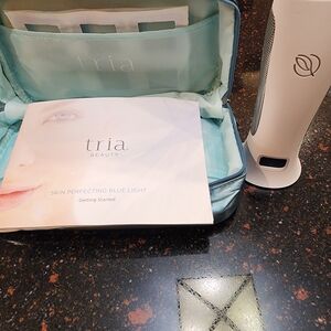 Tria Beauty Blue Light Skin Perfecting System